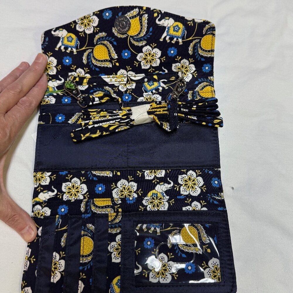 Vera Bradley Strap Wallet Ellie Blue NWT 8x4 Zip Pockets - Picture 4 of 4